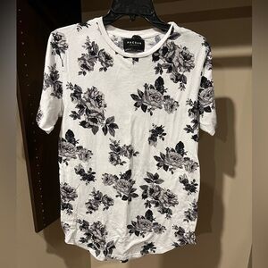 PacSun Floral Short Sleeve Tee - Black and White